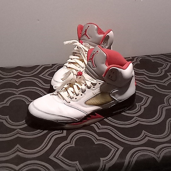 Nike Air Jordans - Picture 2 of 4